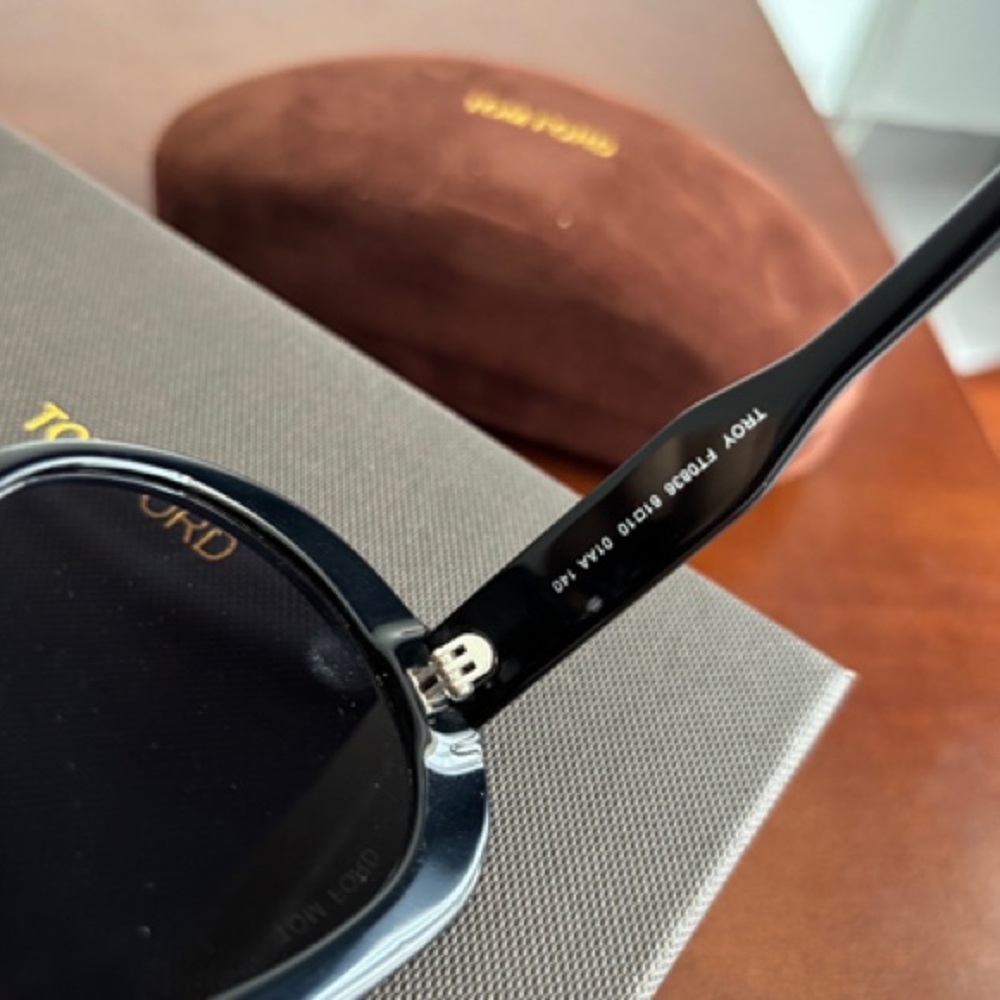 TOM FORD black sunglasses - Picture 3 of 10